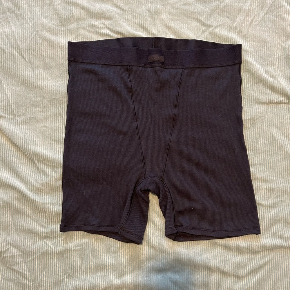 Women’s Skims Black Boxer Briefs